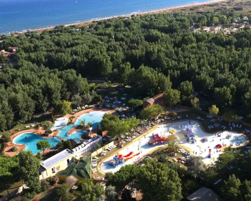 Le complexe aquatique du Roan camping Serignan Plage.