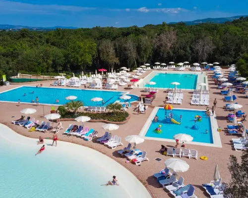 Le complexe aquatique du camping Roan Montescudaio.