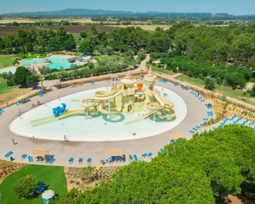 Le château d'eau de Freddy au camping Roan Le Capanne.
