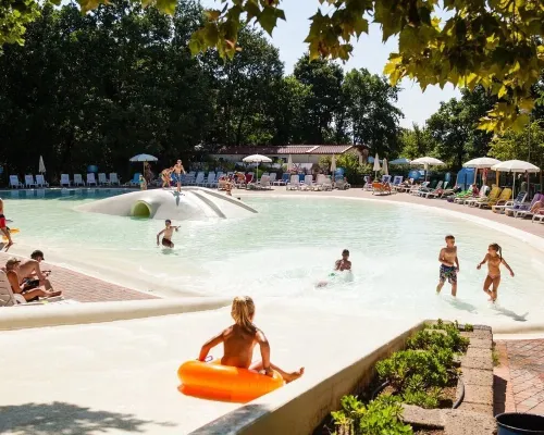 Piscine au camping Roan hu I Pini village.