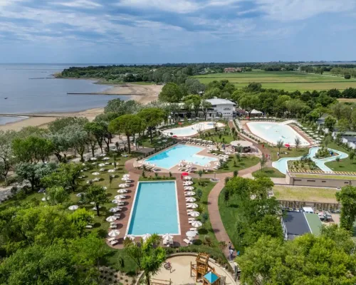 Nouvelles piscines au camping Tenuta Primero.