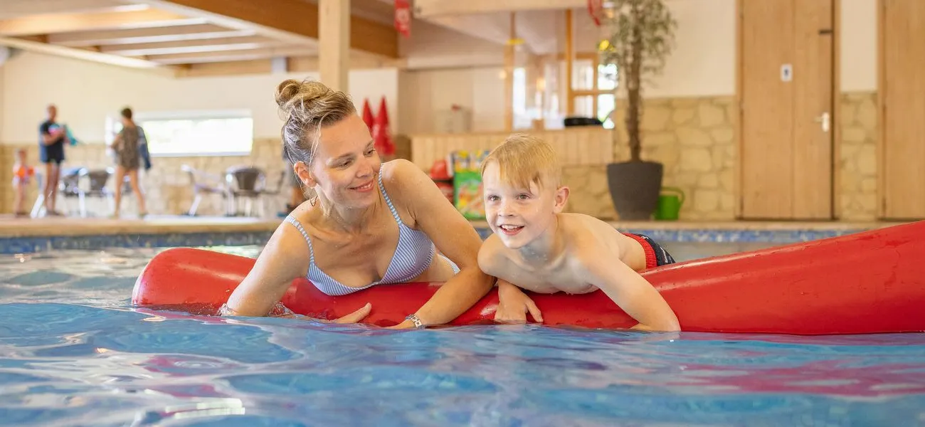 Un camping avec piscine intérieure aux Pays-Bas