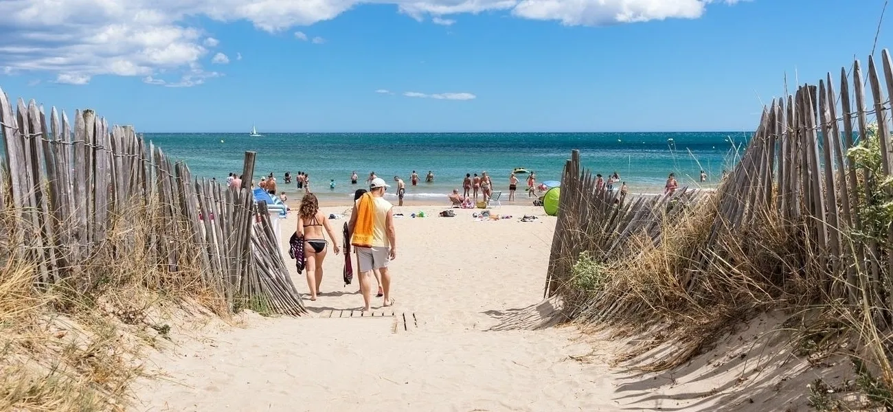 Un camping au bord de la mer