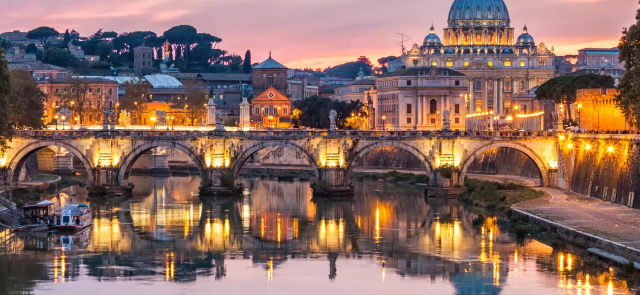 Vision nocturne de Saint-Pierre de Rome.