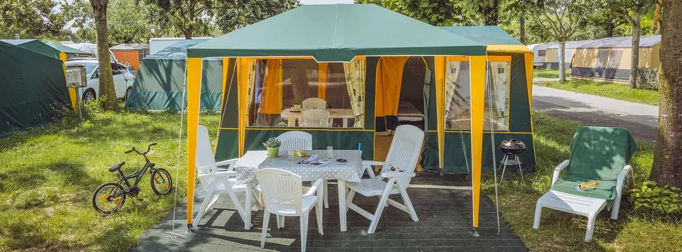 Tente bungalow de dernière minute.