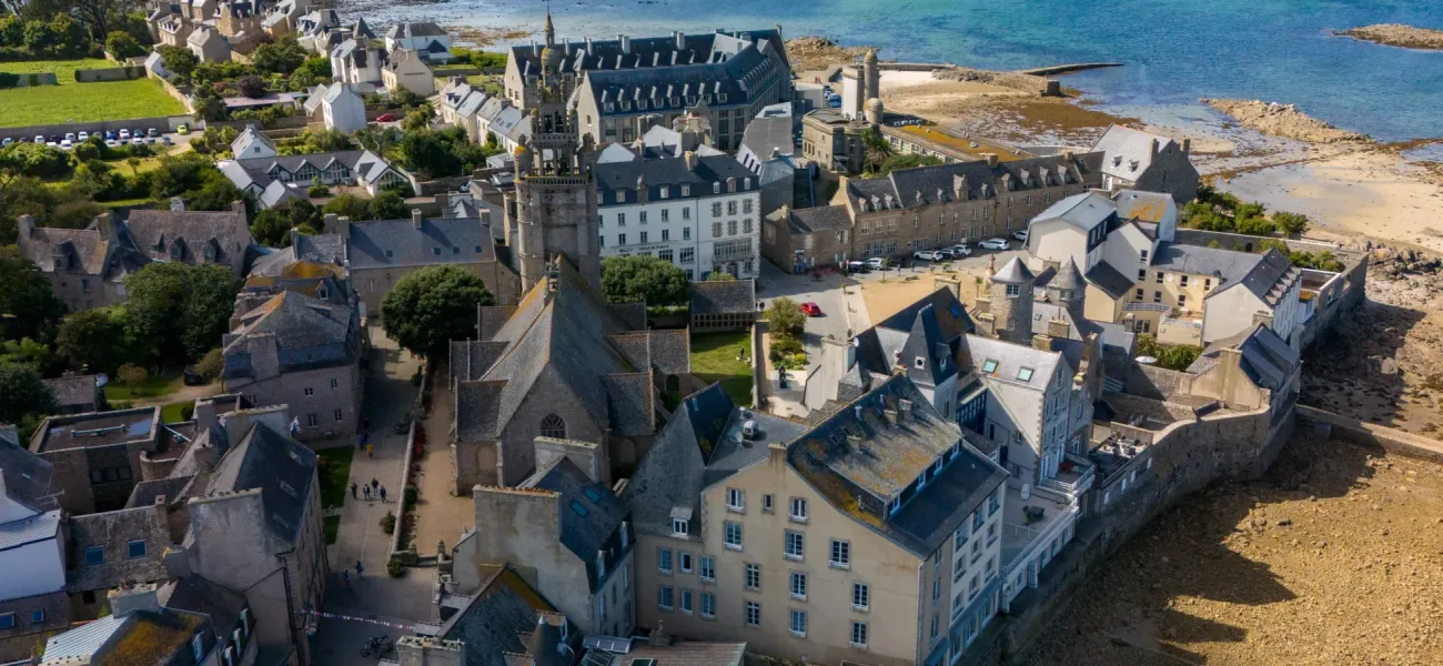 Vue aérienne de la ville de Bretagne en France.