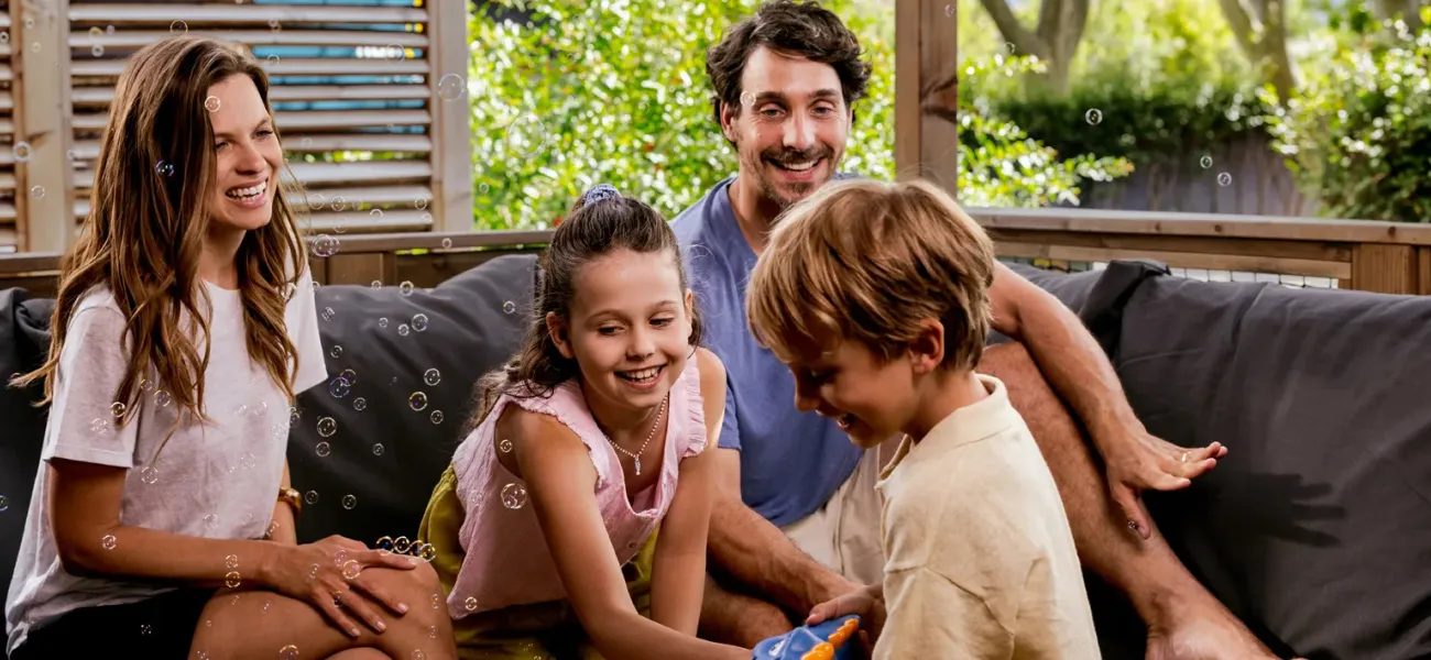 Famille dans le mobile home Roan.