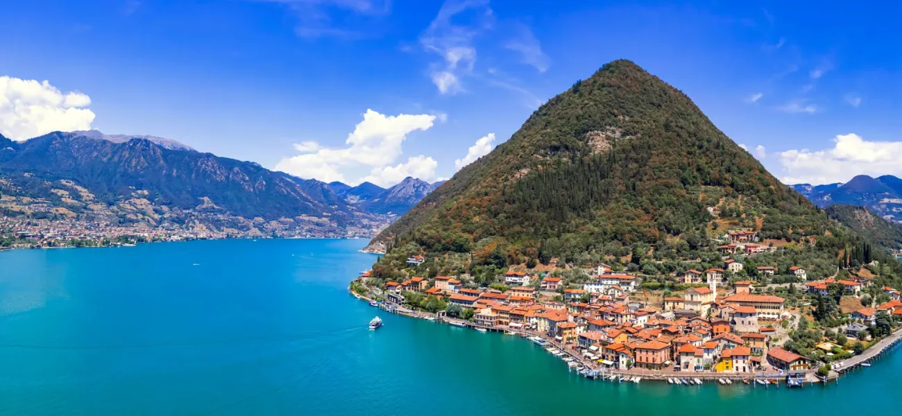 Vue d'ensemble du lac d'Iseo, où se trouve le camping Roan Sassabanek.