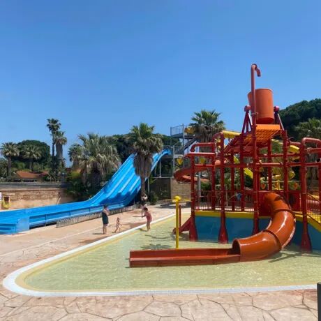 Des ruelles idyliques et des terrasses de café à chaque coin de rue
