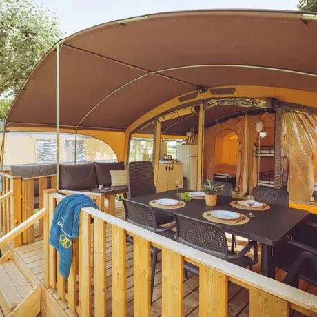 Tente lodge avec réduction de dernière minute